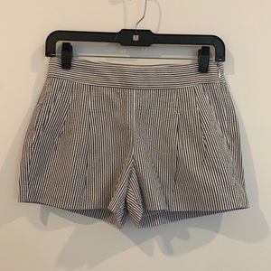 J. Crew Gray and White Seersucker Pleated Shorts. Size 00
